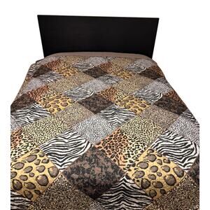 Animal Print Patchwork Quilt Reversible Gray Back 96x68 Full Double Bedspread